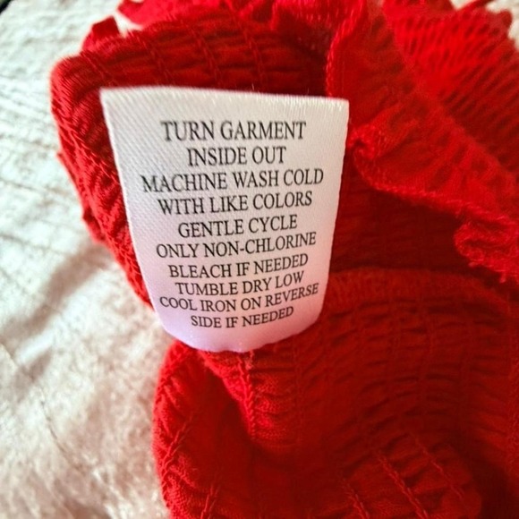 Almost Famous Red Smocked Off Shoulder Crop Top XS Ruffled Sleeve - Picture 5 of 5